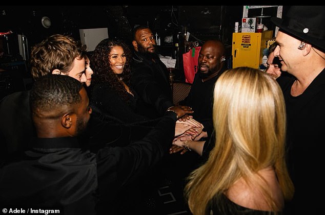 Proud: In no time, Adele and her team gathered for a preparatory meeting before going on stage