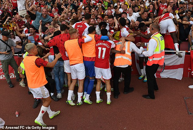 1693781284 513 Absolute limbs Hilarious moment Arsenal supporting journalist jumps for joy live