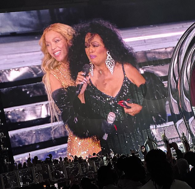 Wow!  Beyoncé celebrated her 42nd birthday on stage with a special surprise guest who took the stage to sing Happy Birthday to her: Diana Ross