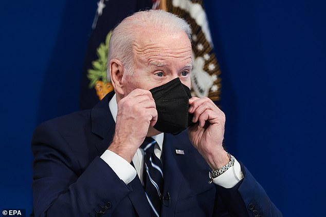 President Joe Biden will wear a face mask around people again in January 2022 – the president is wearing a face mask above