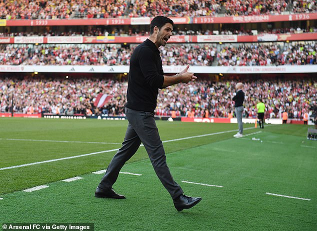 Mikel Arteta would consider the change as Raya caught his eye during practice