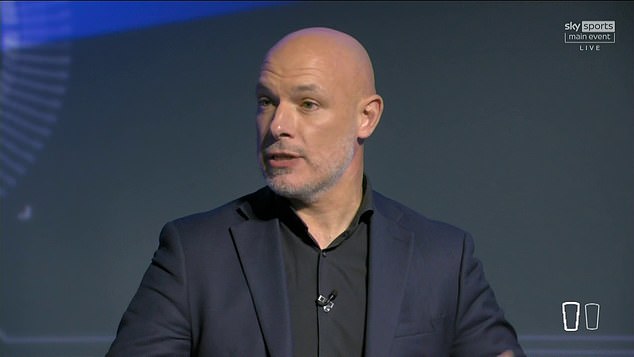 1693953028 136 Howard Webb reveals how officials made blunder in not awarding