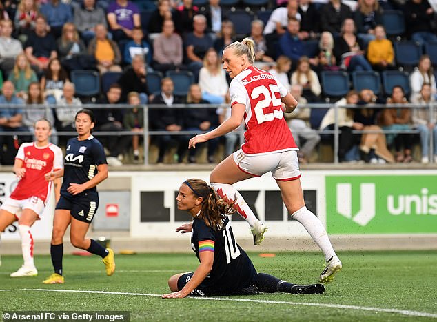 Foord became the provider when Stina Blackstenius dug in her cross in the 90th minute