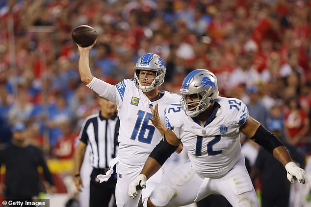 Jared Goff #16 of the Detroit Lions passes in the first quarter against the Kansas City Chiefs