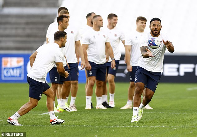 Starting in the centre, Manu Tuilagi was spotted taking part in running practice in Marseille