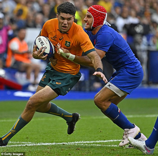 Wallabies coach Eddie Jones has caused a major squad surprise by appointing Ben Donaldson as fullback for Australia's World Cup opener against Georgia