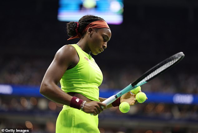 Coco Gauff was clearly frustrated by the delay and did not want to leave the field with a single set lead