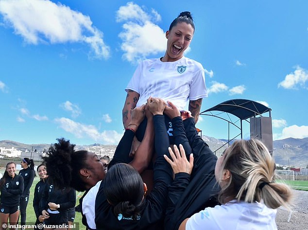 Jenni Hermoso was warmly welcomed by teammates after her first return