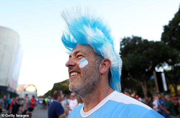 MARSEILLE, FRANCE - SEPTEMBER 09: An Argentinian fan arrives at the stadium ahead of the Rugby World Cup France 2023 match between England and Argentina at Stade Velodrome on September 9, 2023 in Marseille, France.  (Photo by Cameron Spencer/Getty Images)