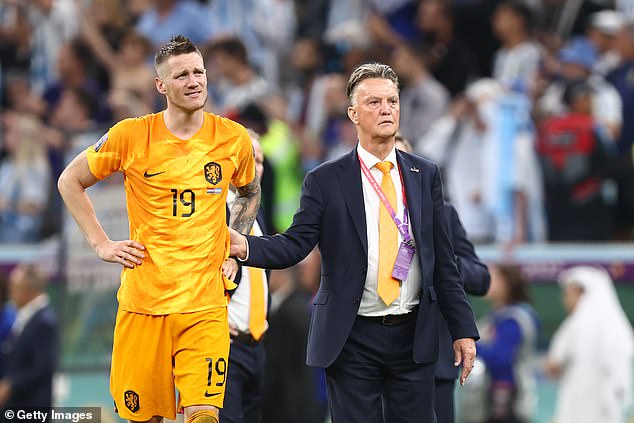 Van Gaal (right) led the Netherlands to the World Cup last year in the fight against prostate cancer