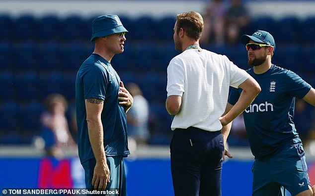 Broad was seen talking to Flintoff in Cardiff on Friday ahead of the first ODI against New Zealand