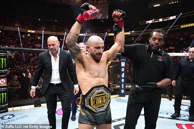 Australian fighter Alexander Volkanovski is the current UFC featherweight champion