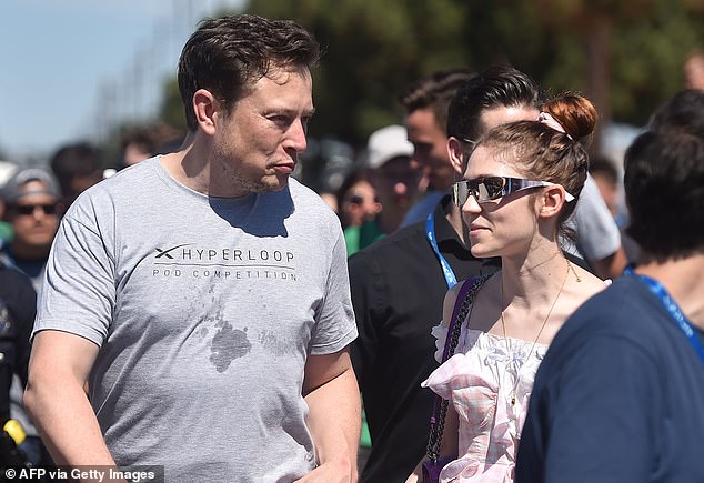 SpaceX founder Elon Musk and Canadian musician Grimes in 2018 during a SpaceX competition