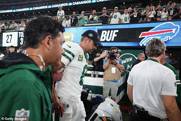 1694479683 337 Aaron Rodgers INJURED minutes into his New York Jets debut