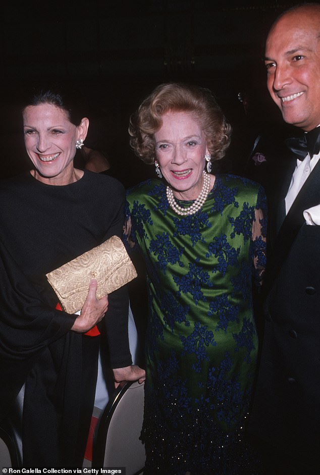 Annette de la Renta (left) is pictured with Brooke Astor (center) and Annette's husband, fashion designer Oscar de la Renta, at a gala in New York in 1990