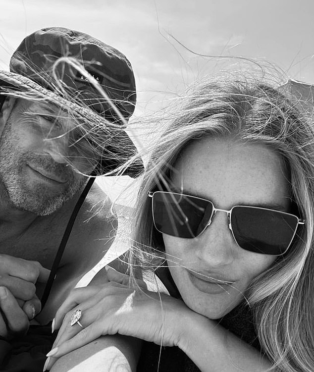 1694554346 989 EXCLUSIVE Rosie Huntington Whiteley and fiance Jason Statham have NO plans