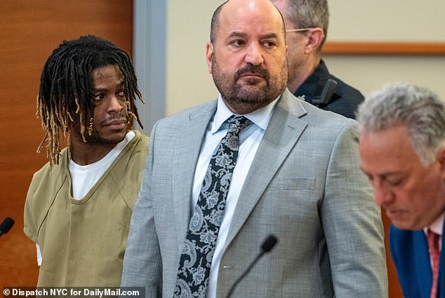 Comager looks around the courtroom during his Sept. 12 appearance at a Bronx courthouse