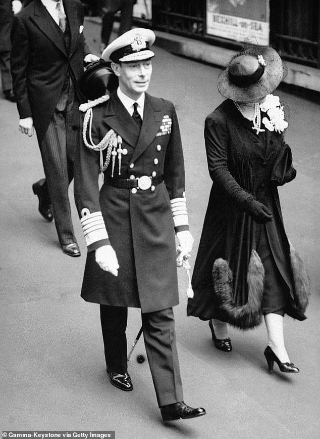 King George VI and Queen Elizabeth left for Paris in July 1938.  The queen left for Paris in black, but arrived in Paris in mourning white