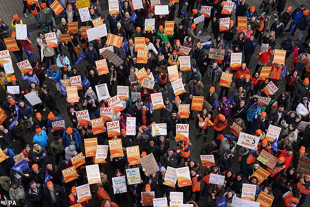 Junior doctors and consultants will stage new strikes next week in their ongoing row with the government over pay.  It will be the first time in healthcare history that they have taken joint action, with leaders labeling it a 