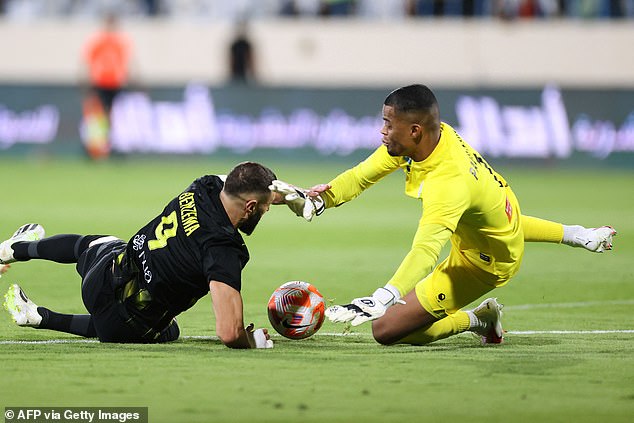 Benzema was later ashamed of a fall when he was through on goal