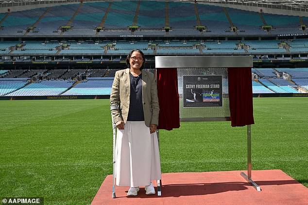 Freeman, who walked with the help of crutches, unveiled a plaque in her honor