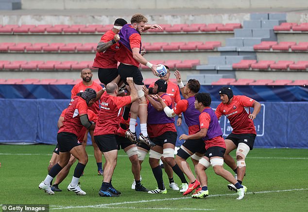 England will be hoping Japan's atmosphere of stagnation will work to their advantage in Sunday's match