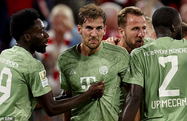 Leon Goretzka (center) almost turned out to be the difference maker for Bayern with his late goal