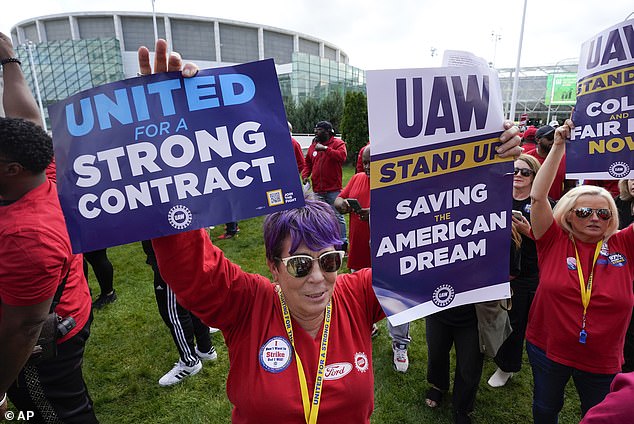 United Auto Workers member Patricia Kings attends a rally in Detroit on Friday