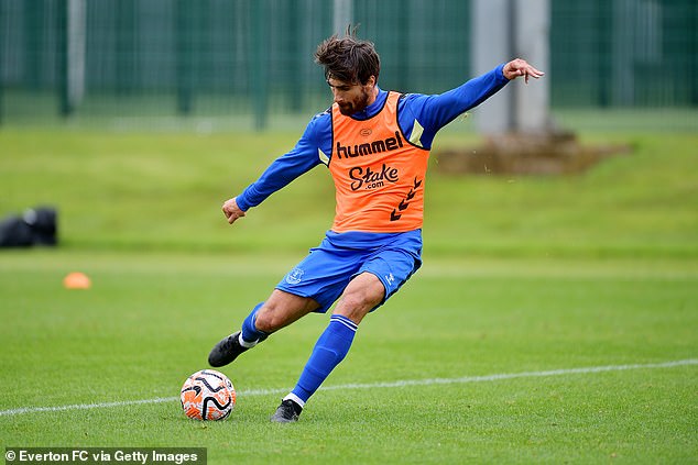 Dyche also confirmed that Andre Gomes is part of Everton's plans for this season