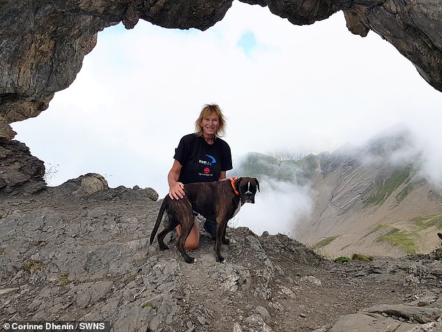 Corinne and Phoebe posed for a photo on the Trou de la Mouche, 2453 meters high in the Aravis Mountains