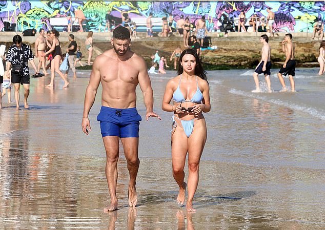 1695008880 424 Why this single video of Bondi Beach has angered Australia