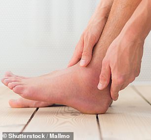 Warning signs of a body developing insulin resistance include swollen ankles and limp arms