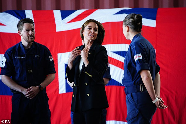 Kate chatted with the staff in the hangar as she learned how they ensure the naval base runs safely and smoothly