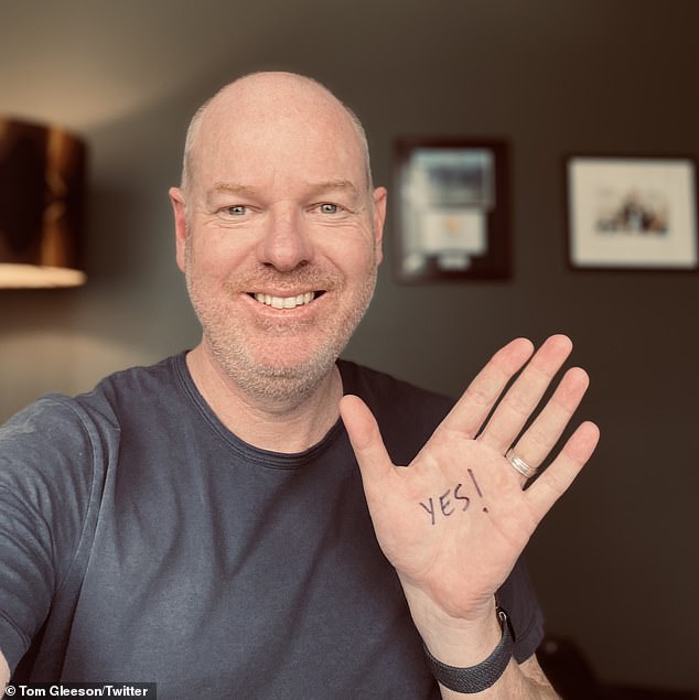 ABC's Hard Quiz host Tom Gleeson also showed up for the Yes side this week, embarking on a new campaign that encourages voters to share photos with the word 