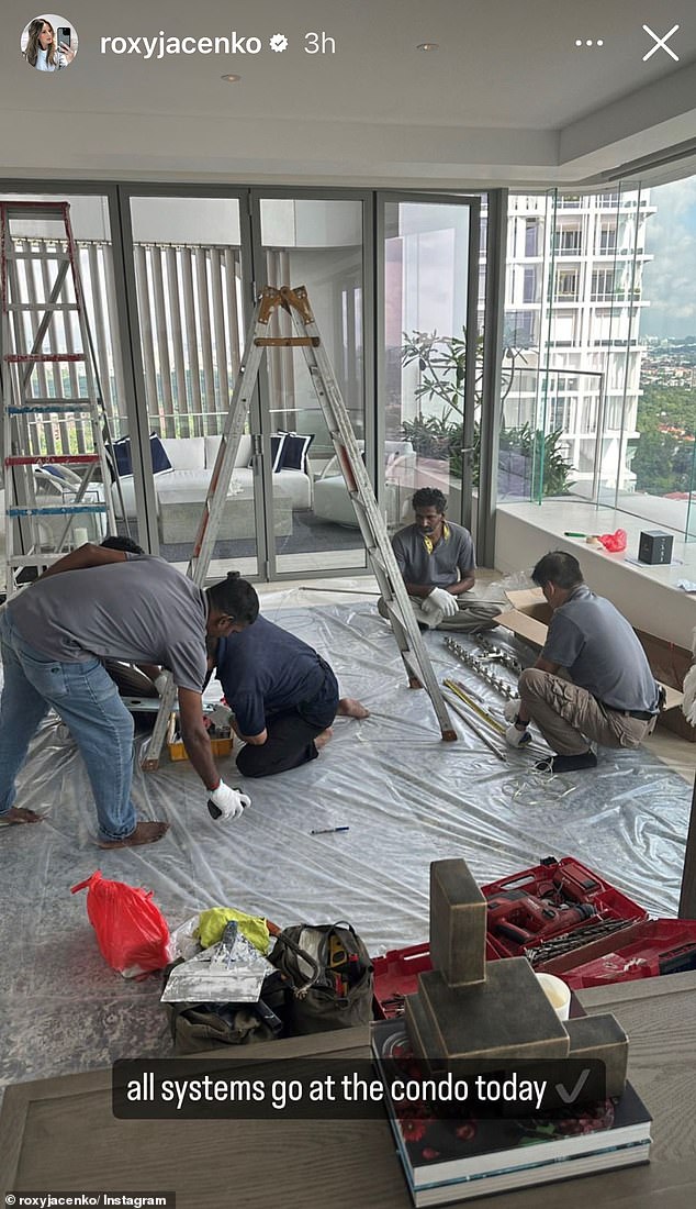 The PR queen had around five workers laying the new floors in this incredible apartment, with the work being carried out inside the house. "All systems working at the condo today