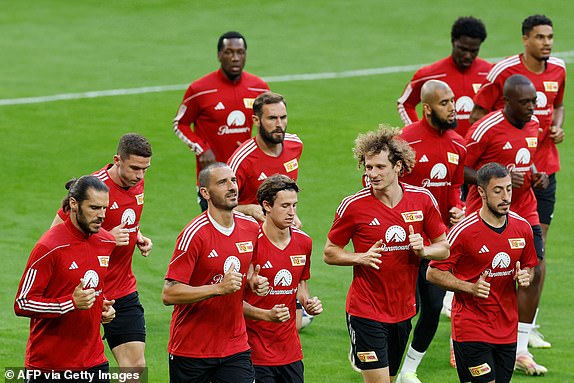 Union Berlin players attend a training session on the eve of the UEFA Champions League football match between Real Madrid and Union Berlin at the Santiago Bernabeu stadium in Madrid on September 19, 2023. (Photo d 'OSCAR DEL POZO / AFP) (Photo by OSCAR DEL POZO/AFP via Getty Images)