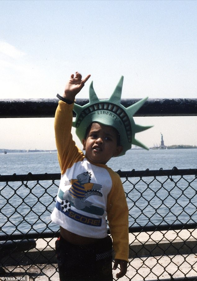 Ramaswamy says his mother took citizenship test after he was born – but reiterates his parents entered the US legally