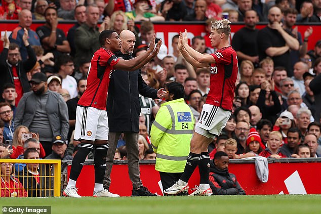 Ten Hag claimed the booing of Rasmus Hojlund's substitution against Brighton was 'positive'