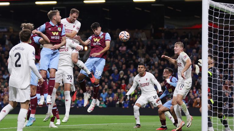 BURNLEY, ENGLAND - SEPTEMBER 23: Jonny Evans of Manchester United scores their side's goal, which is later disallowed, during the Premier League match between Burnley FC and Manchester United at Turf Moor on September 23, 2023 in Burnley, England.  (Photo by Lewis Storey/Getty Images)