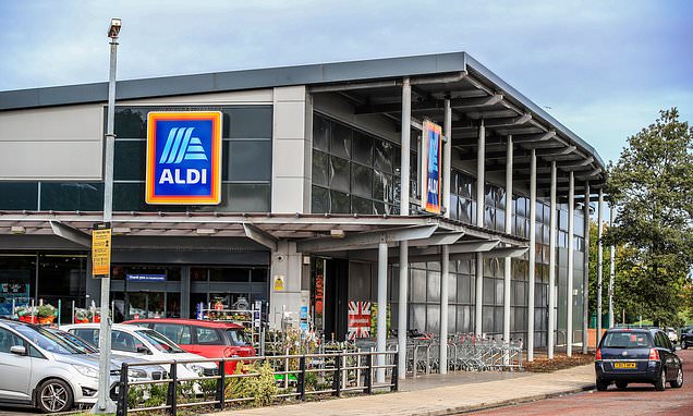 1695641538 560 BUSINESS LIVE Cost of living crisis drives record Aldi UK sales