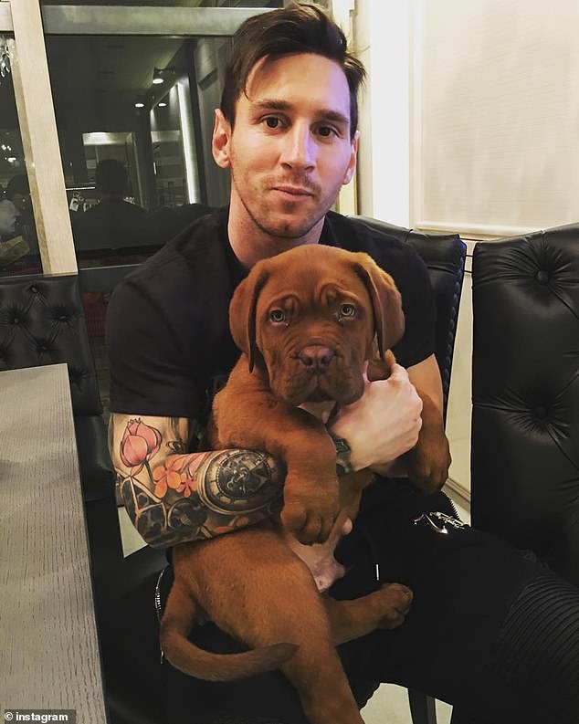 Messi welcomed Hulk into his family in 2016