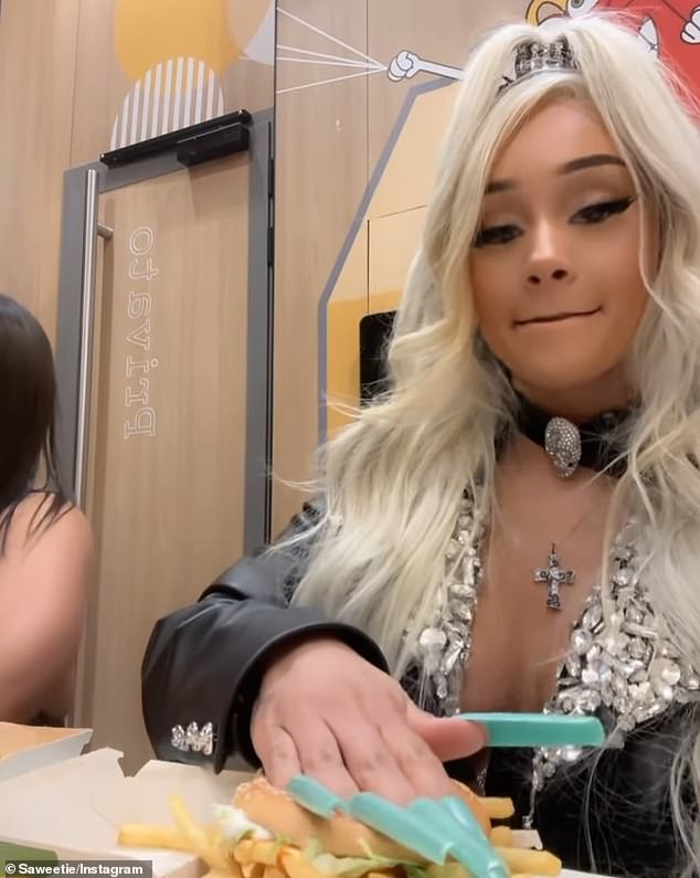 1695681404 666 Nailed it Saweetie shocks fans showing how she prepares her