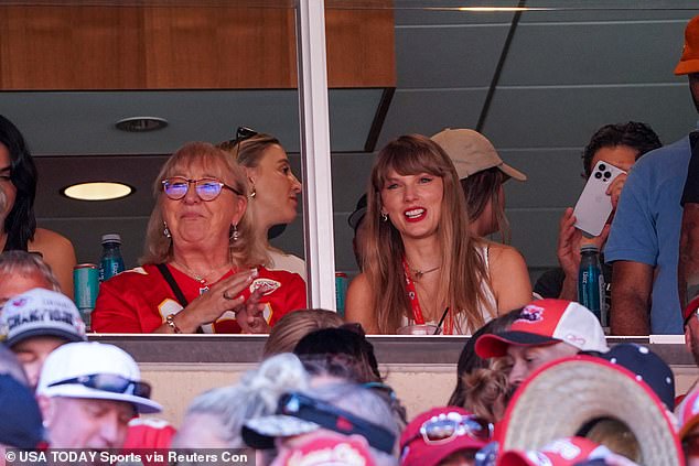 Swift sat with Travis Kelce's mother, Donna, to cheer him on at the Kansas City Chiefs NFL game on Sunday