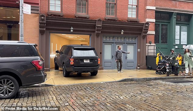 Taylor Swift drove her Range Rover, flanked by two more security vehicles, as they pulled into her garage in Tribeca