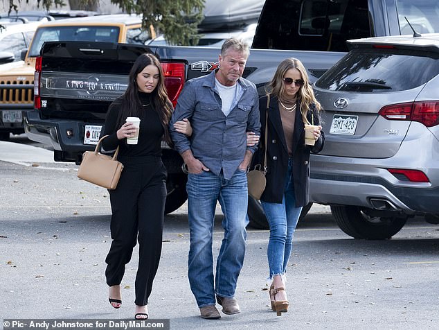 Barry Morphew with his daughters Mallory (right) and Macy (left)