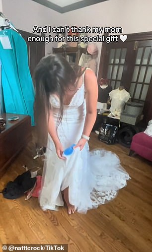 Natalie Crockett Jimenez had her wedding dress adjusted by her mother Devona in a TikTok video