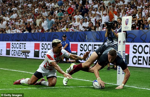 England climbed to the top of Pool D as they recorded back-to-back victories at the Rugby World Cup with a dominant 34-12 victory over Japan