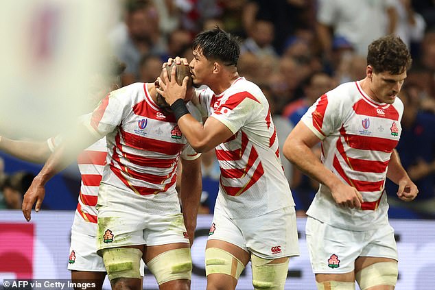 Michael Leitch scored two tries for Japan in the hard-fought win over Samoa