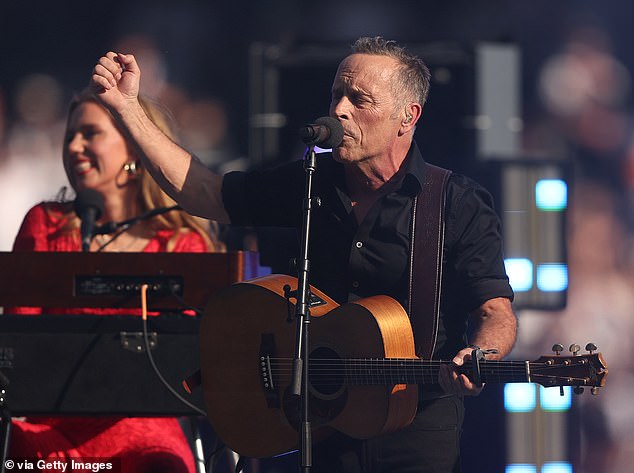 Mark Seymour's half-time performance was slammed by footy fans during the grand final