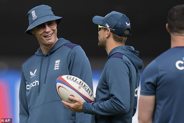 Freddie Flintoff oversaw a warm-up session ahead of England's third ODI against New Zealand